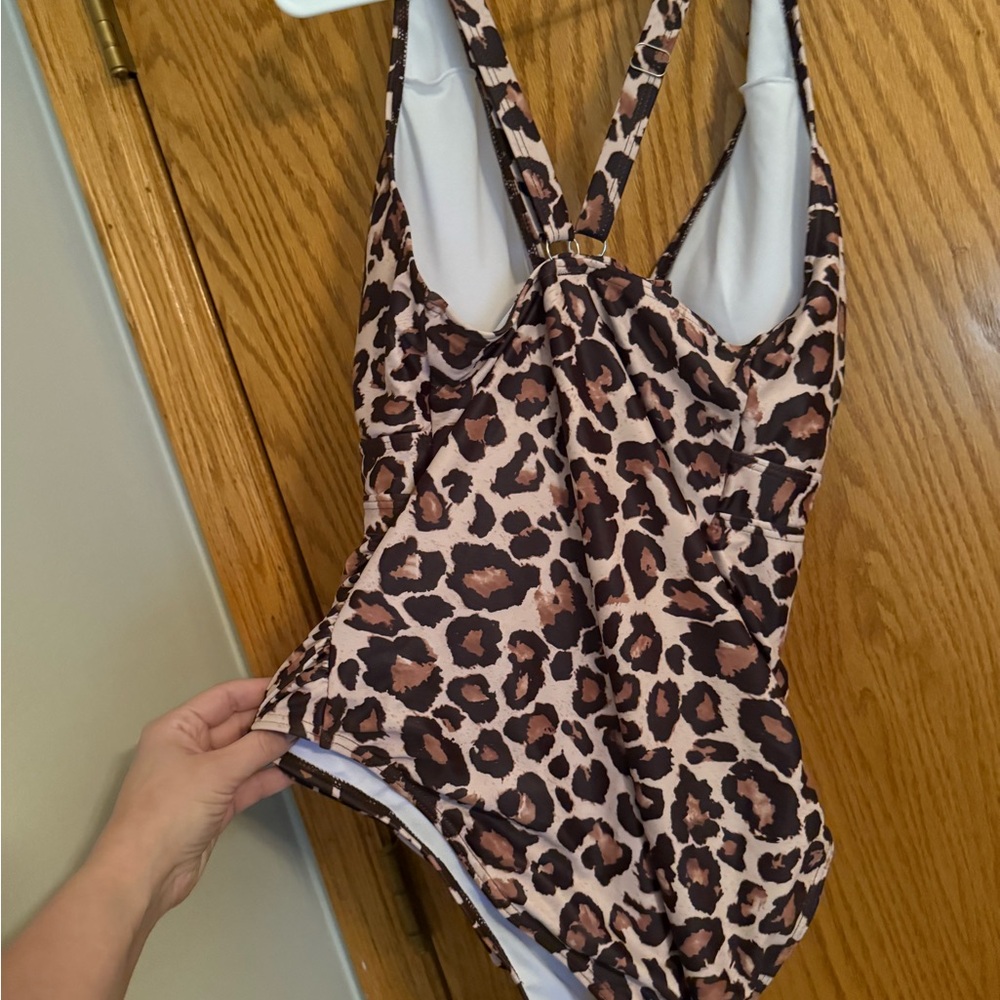 Leopard Print plus size 18w One Piece Swimsuit criss cross back adjustable nwot - Picture 11 of 12
